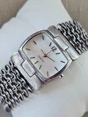 Vintage Metropolitan Museum of Art Wristwatch Silver Tone Band MOP Face Watch